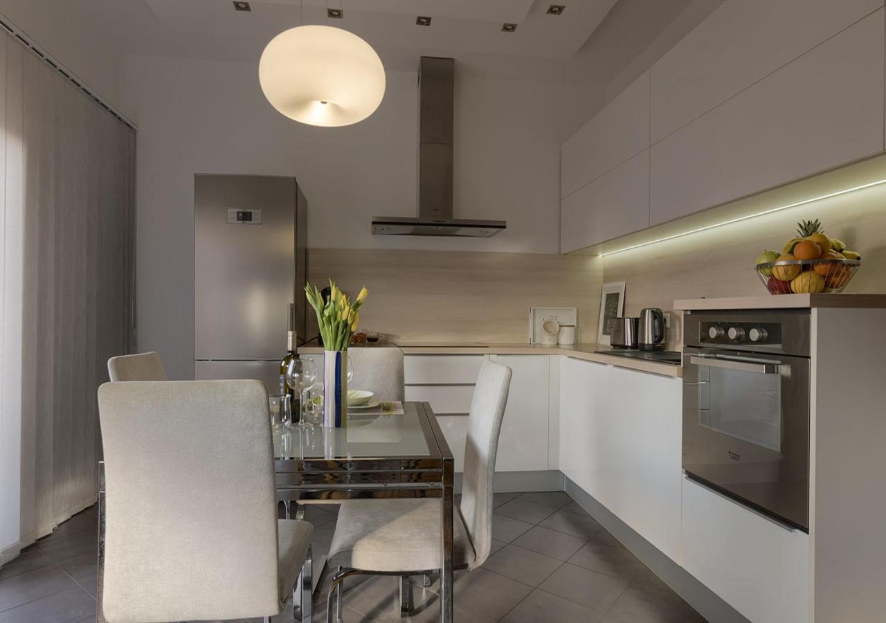 Apartment Leki - Newly Renovated, Modern City Spot Пула Екстериор снимка