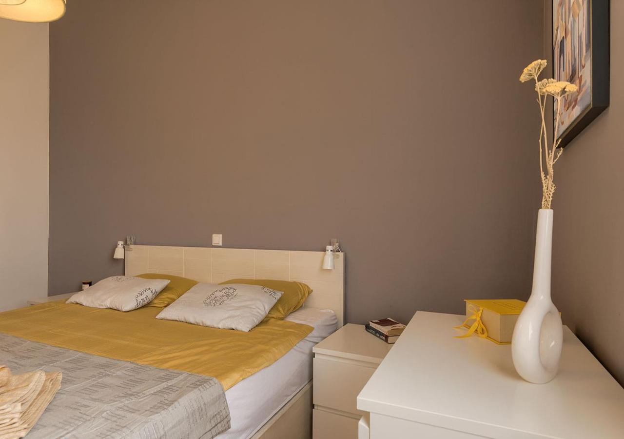 Apartment Leki - Newly Renovated, Modern City Spot Пула Екстериор снимка