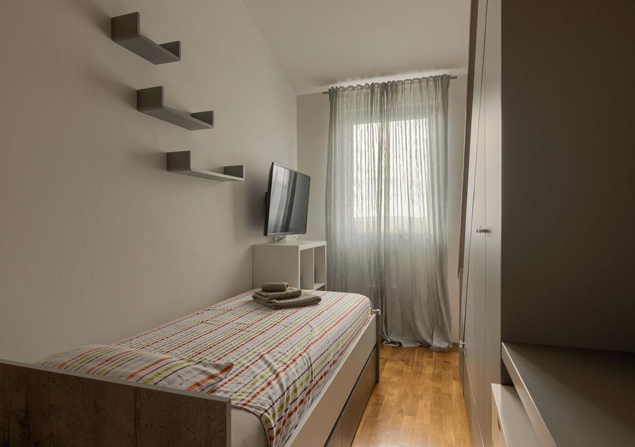 Apartment Leki - Newly Renovated, Modern City Spot Пула Екстериор снимка