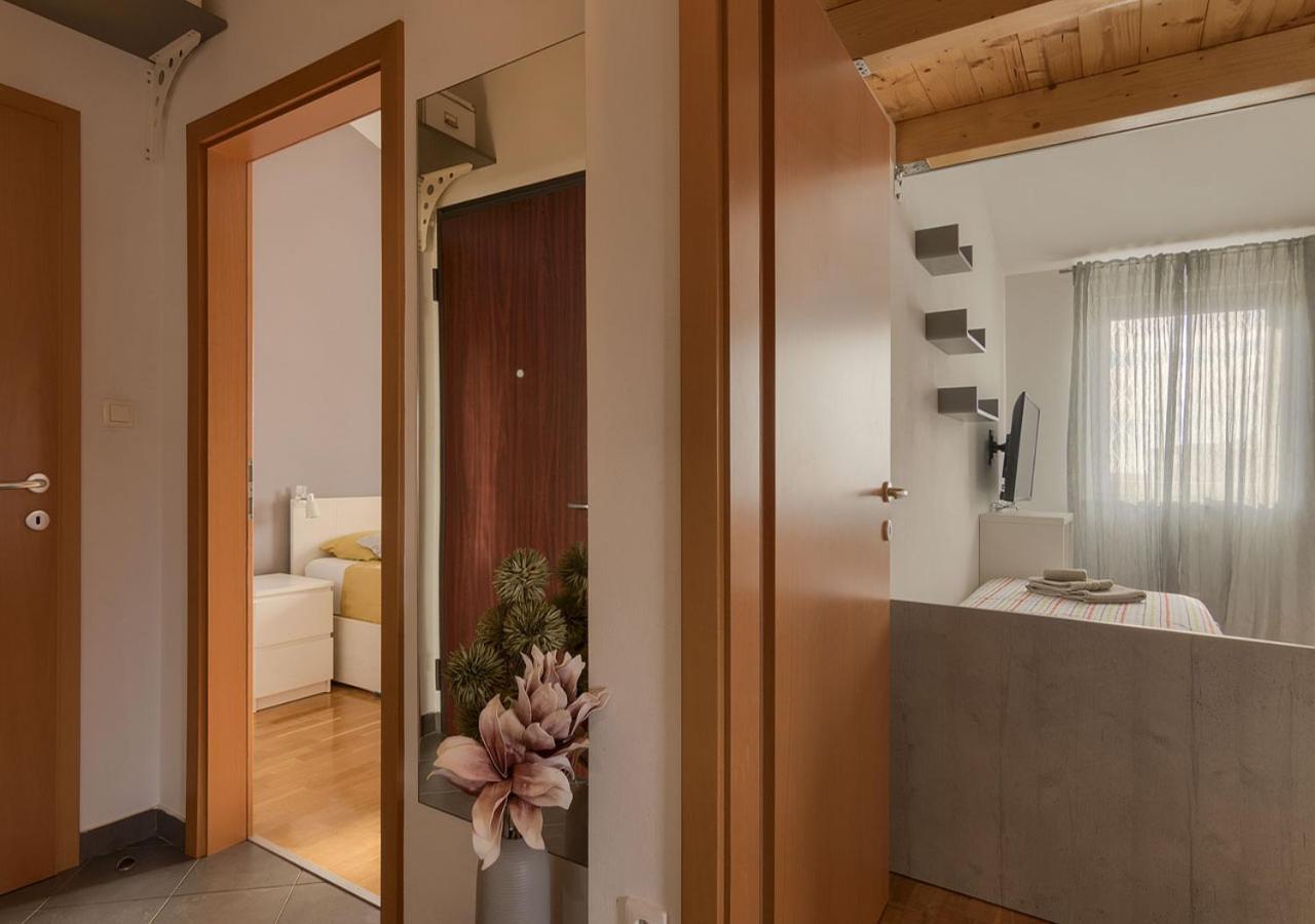 Apartment Leki - Newly Renovated, Modern City Spot Пула Екстериор снимка